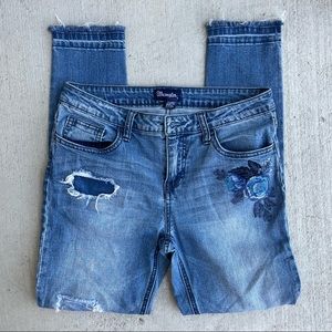 Wrangler Blue Floral Embroidered Skinny Jeans Size 7/28
